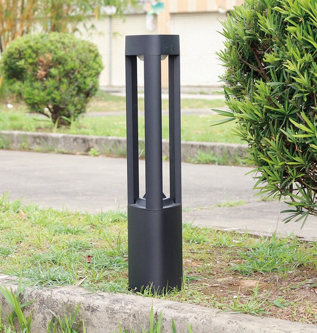 Triangular Hollow-Frame Bollard Light
