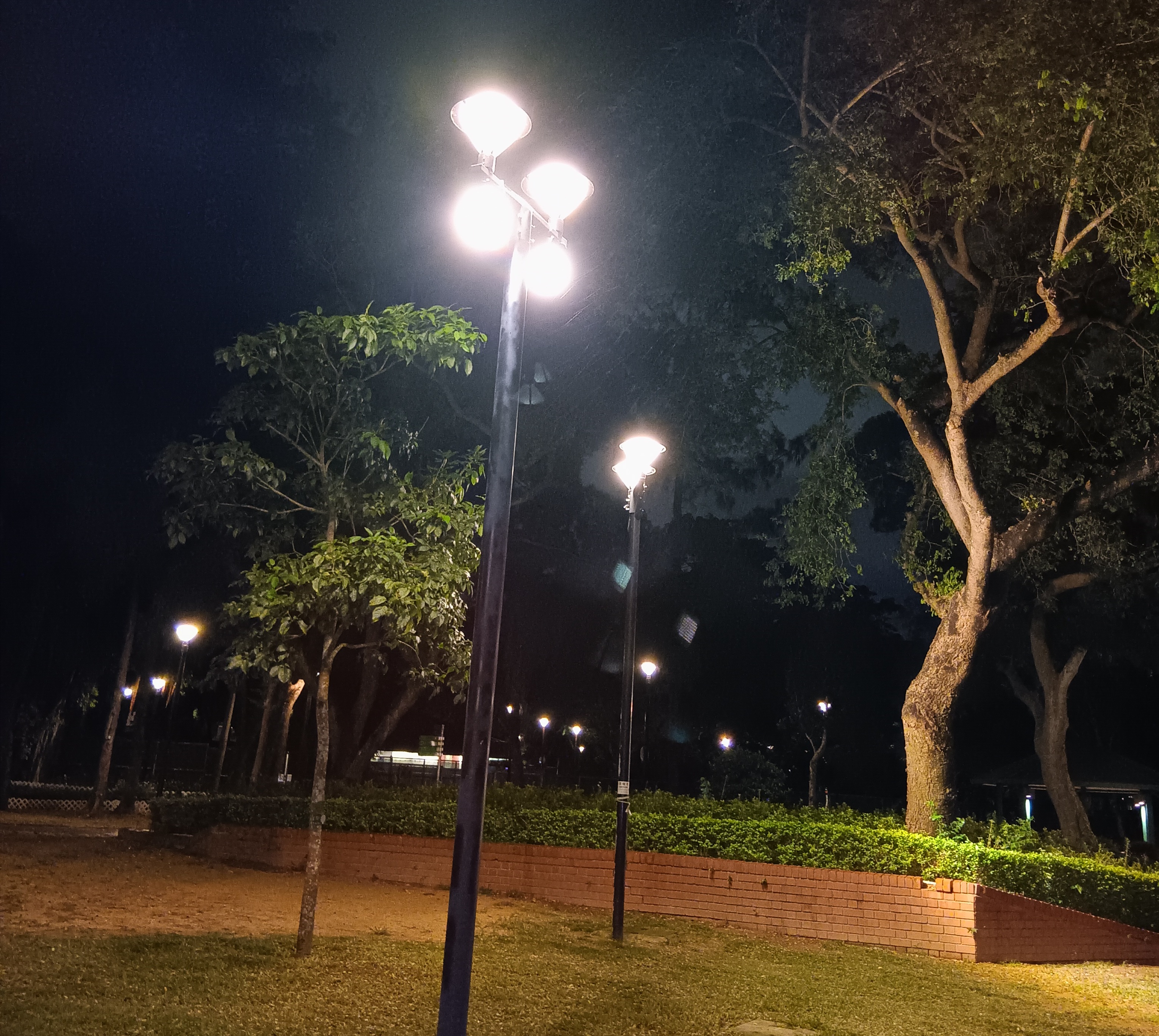 Hinged cylindrical Garden light