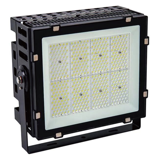 FLOOD LIGHT