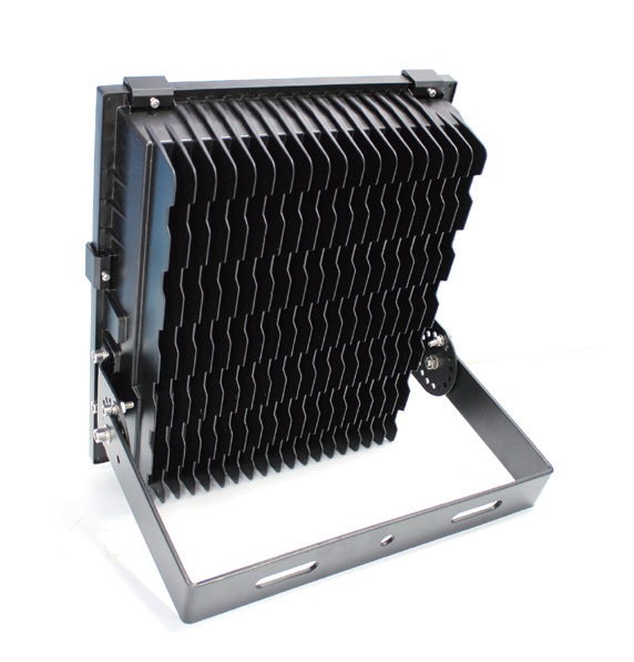 FLOOD LIGHT